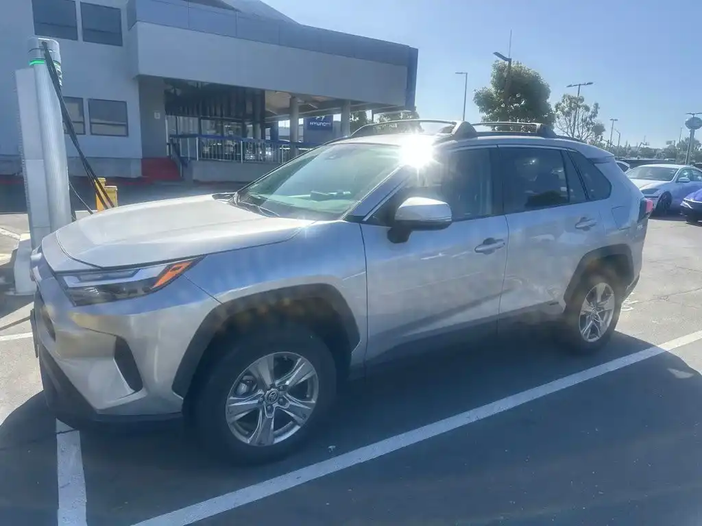 2024 Toyota RAV4 Hybrid LE AWD's photo