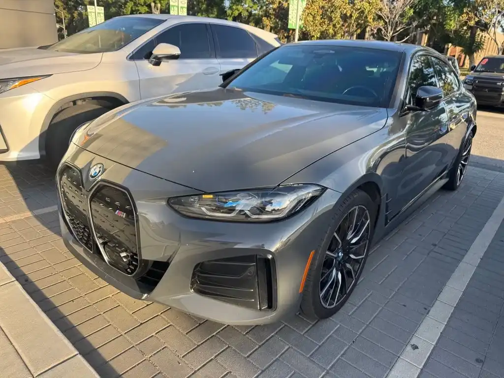 2023 BMW i4 M50's photo