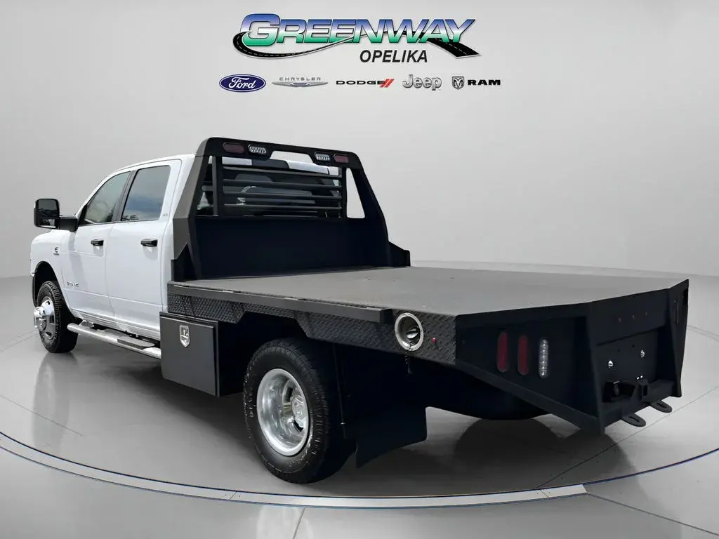 2024 RAM 3500 SLT 4X4 Crew Cab photo 5