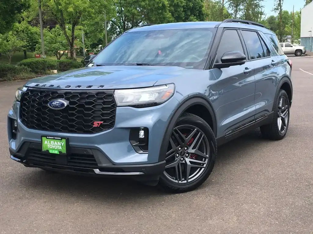 2025 Ford Explorer ST 4WD (PL535)'s photo