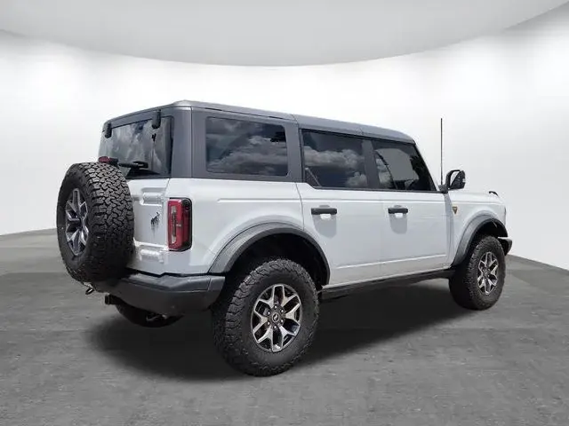 2023 Ford Bronco Badlands 4x4 photo 4