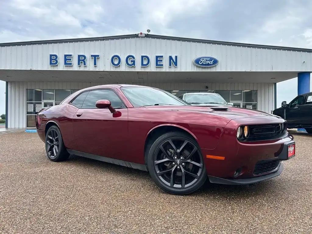2020 Dodge Challenger SXT Auto's photo