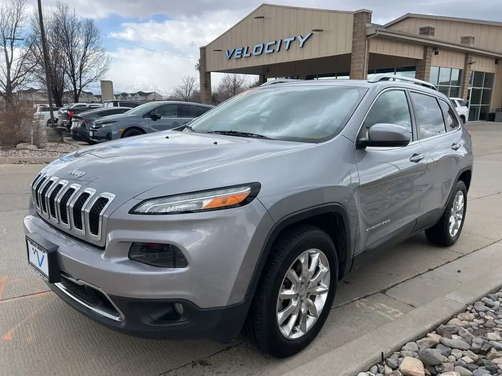 2017 Jeep Cherokee Limited 4X4 photo 3