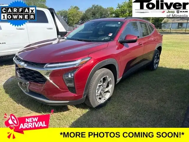 2025 Chevrolet Trax LT's photo