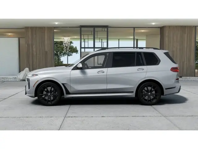 2027 BMW X7 M60i photo 4