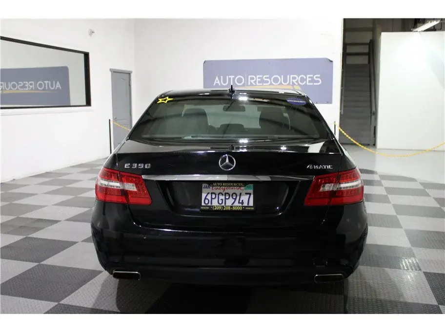 2010 Mercedes-Benz E-Class E350 Luxury 4MATIC photo 5