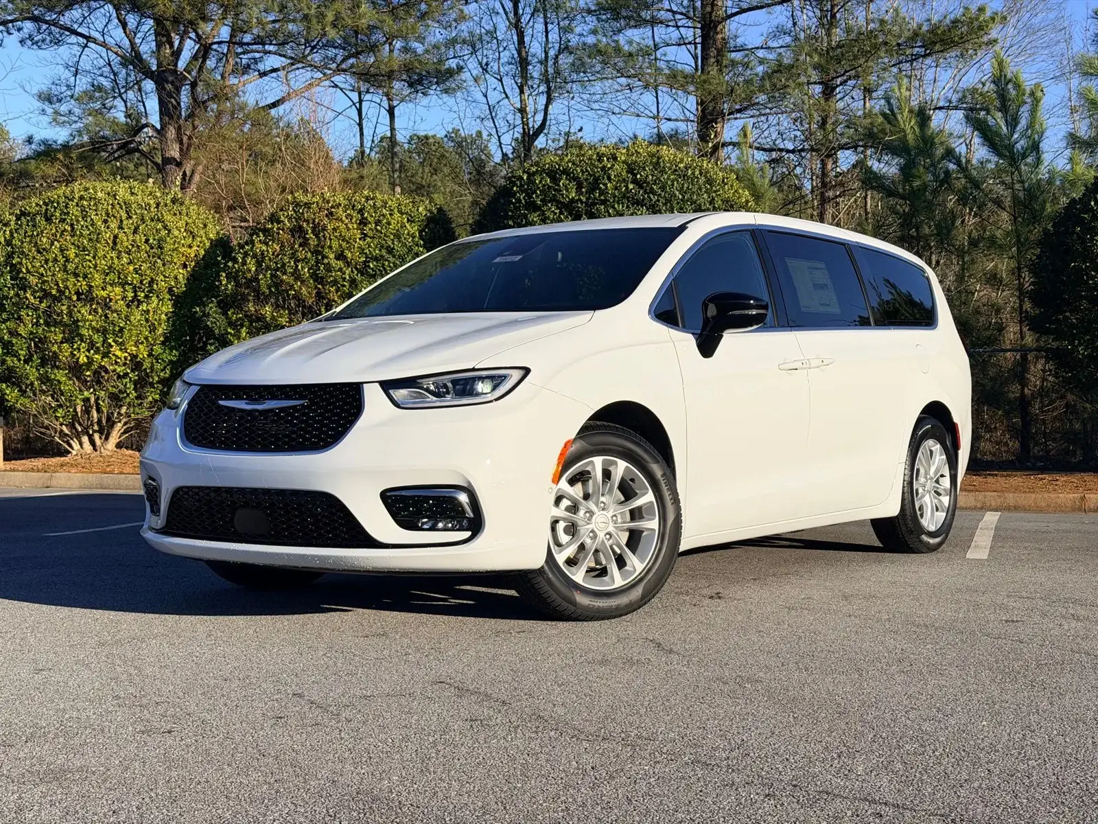 2026 Chrysler Pacifica Select photo 1