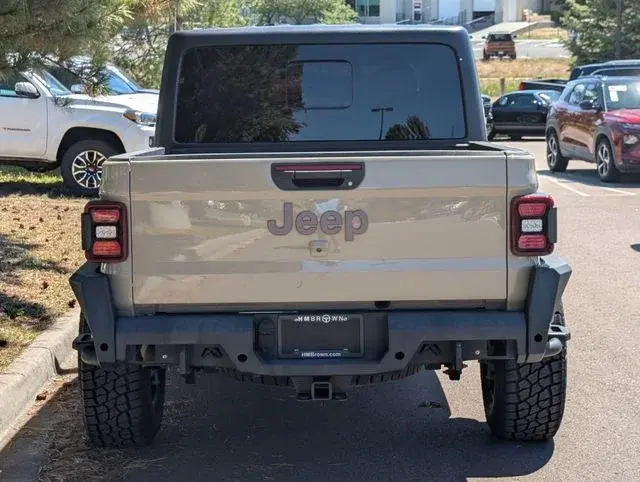 2020 Jeep Gladiator Mojave photo 3