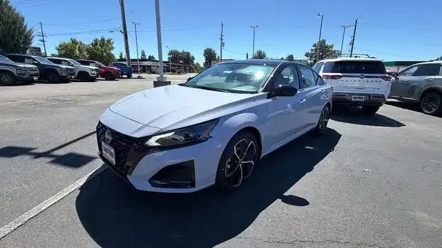 2026 Nissan Altima 2.5 SR's photo