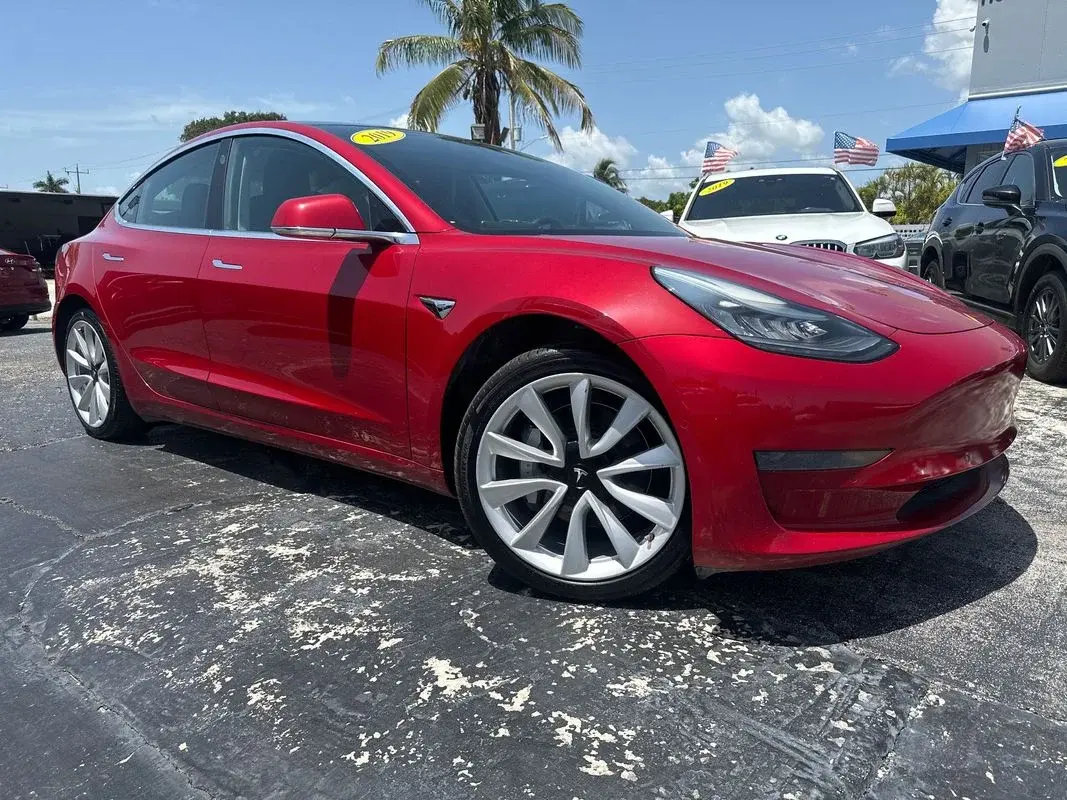 2019 Tesla Model 3 Long Range photo 3