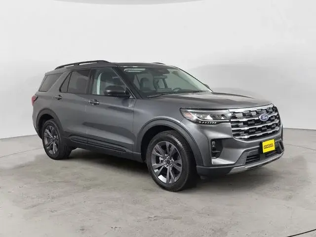 2026 Ford Explorer Active 4WD photo 3