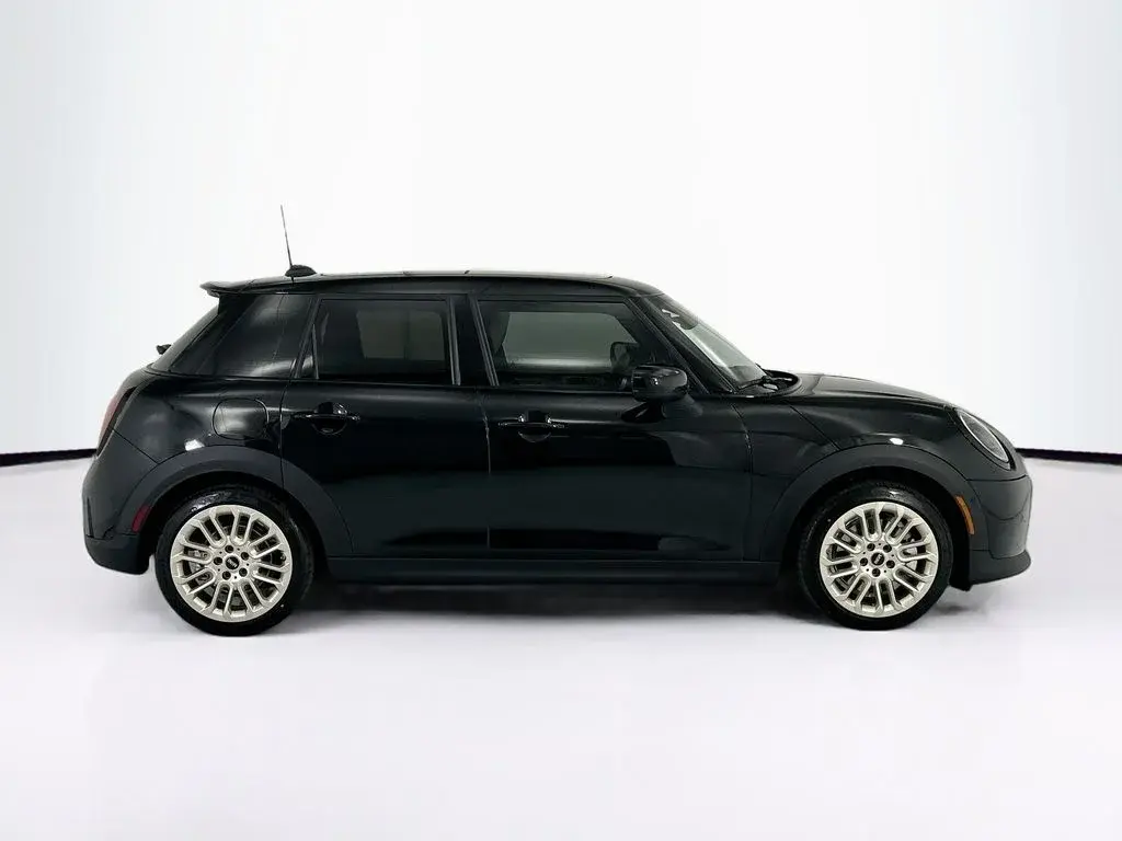 2026 MINI Hardtop Cooper S Signature photo 4