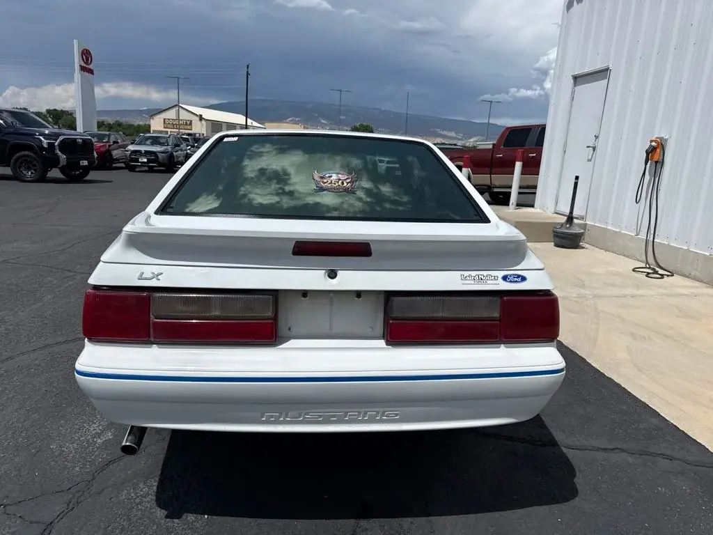 1989 Ford Mustang undefined photo 4