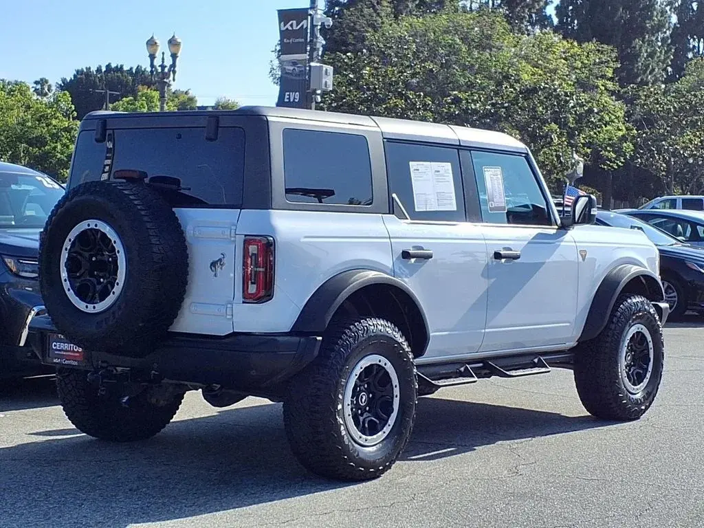 2023 Ford Bronco Badlands 4x4 photo 5