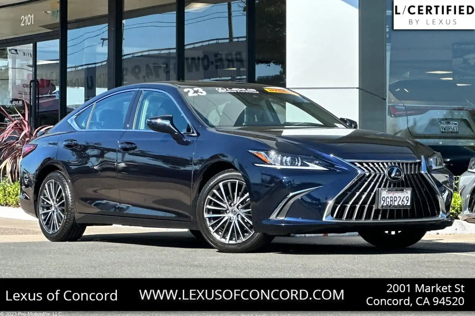 2023 Lexus ES 300h 300h's photo