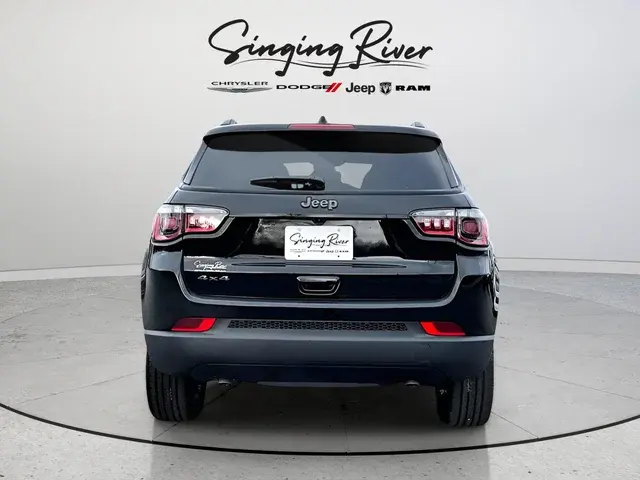 2026 Jeep Compass Altitude 4X4 photo 4