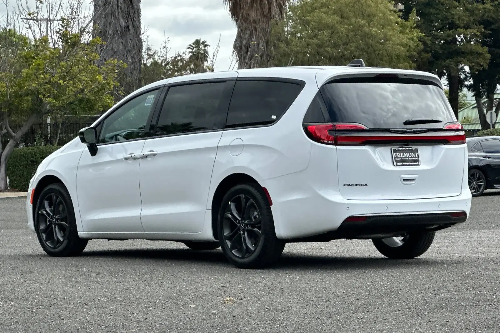 2026 Chrysler Pacifica Select photo 5