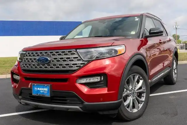 2023 Ford Explorer Limited 4WD High Package's photo