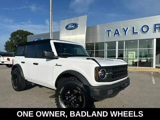 2023 Ford Bronco Base 4x4's photo