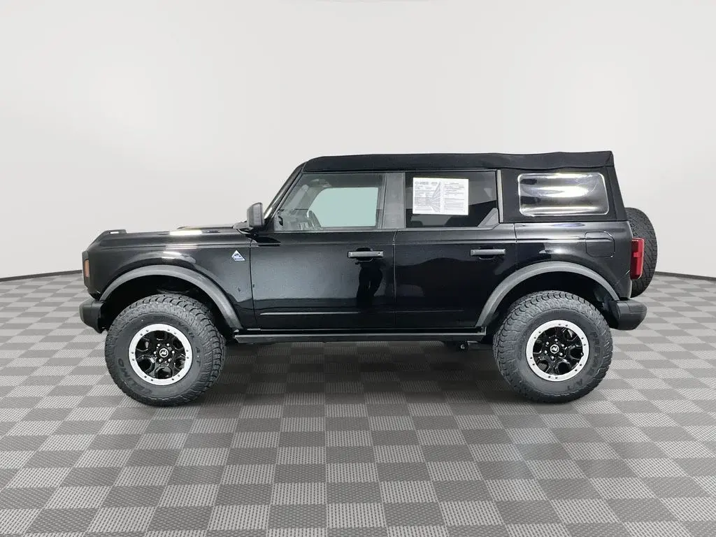 2023 Ford Bronco Black Diamond Advanced 4x4 photo 5
