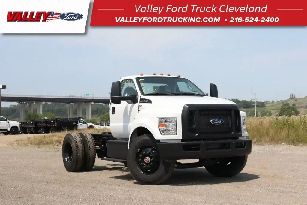 2027 Ford F-750's photo