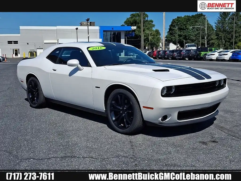 2016 Dodge Challenger R/T's photo