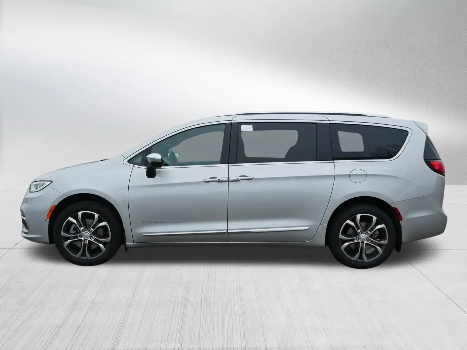 2026 Chrysler Pacifica Pinnacle AWD photo 4