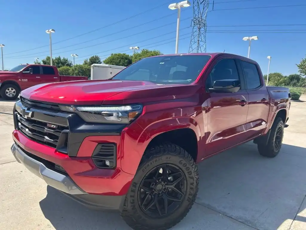 2023 Chevrolet Colorado 4WD Z71 Crew Cab Short Box's photo