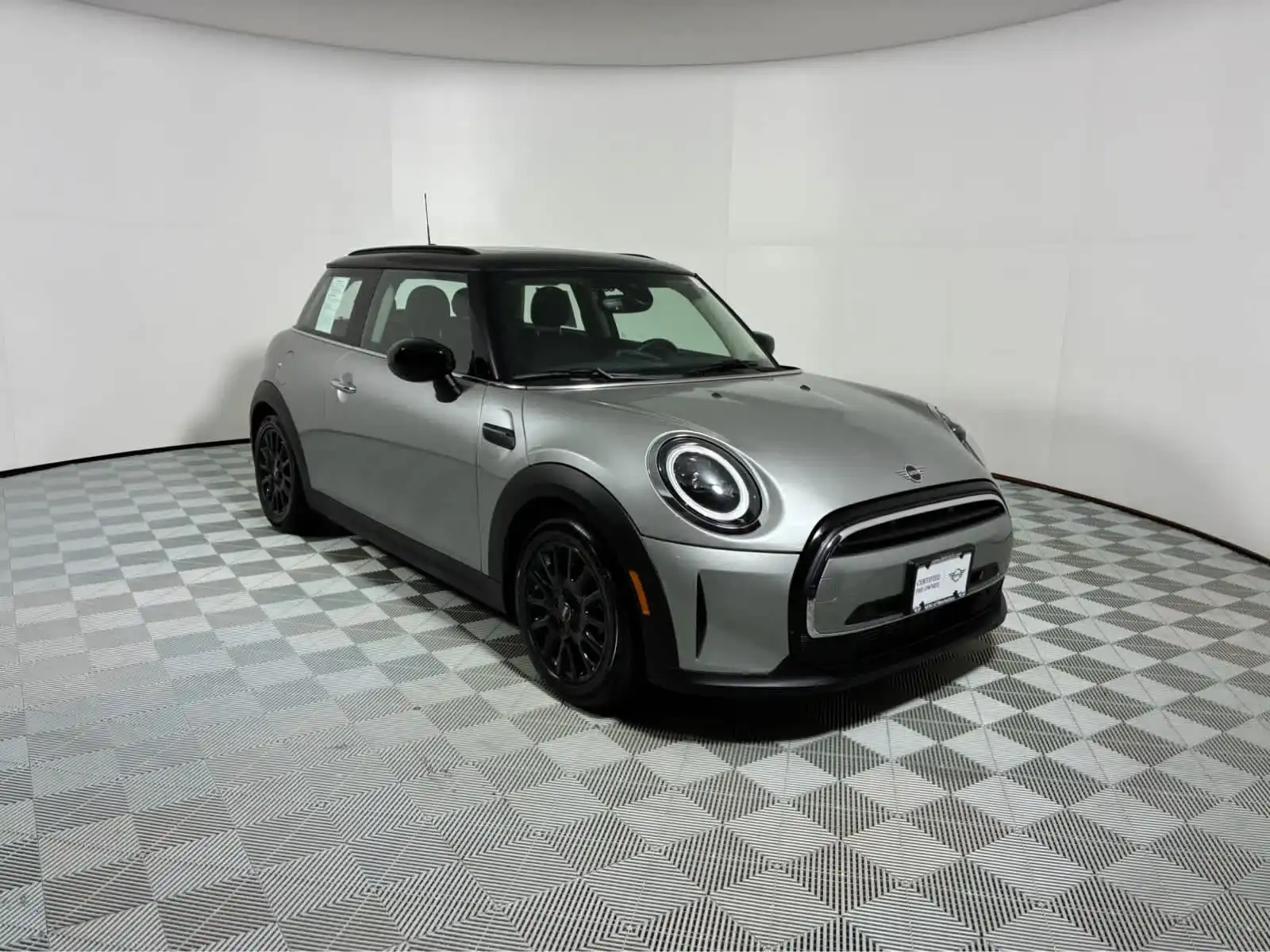 2024 MINI Hardtop Cooper's photo