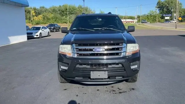 2015 Ford Expedition XLT photo 3