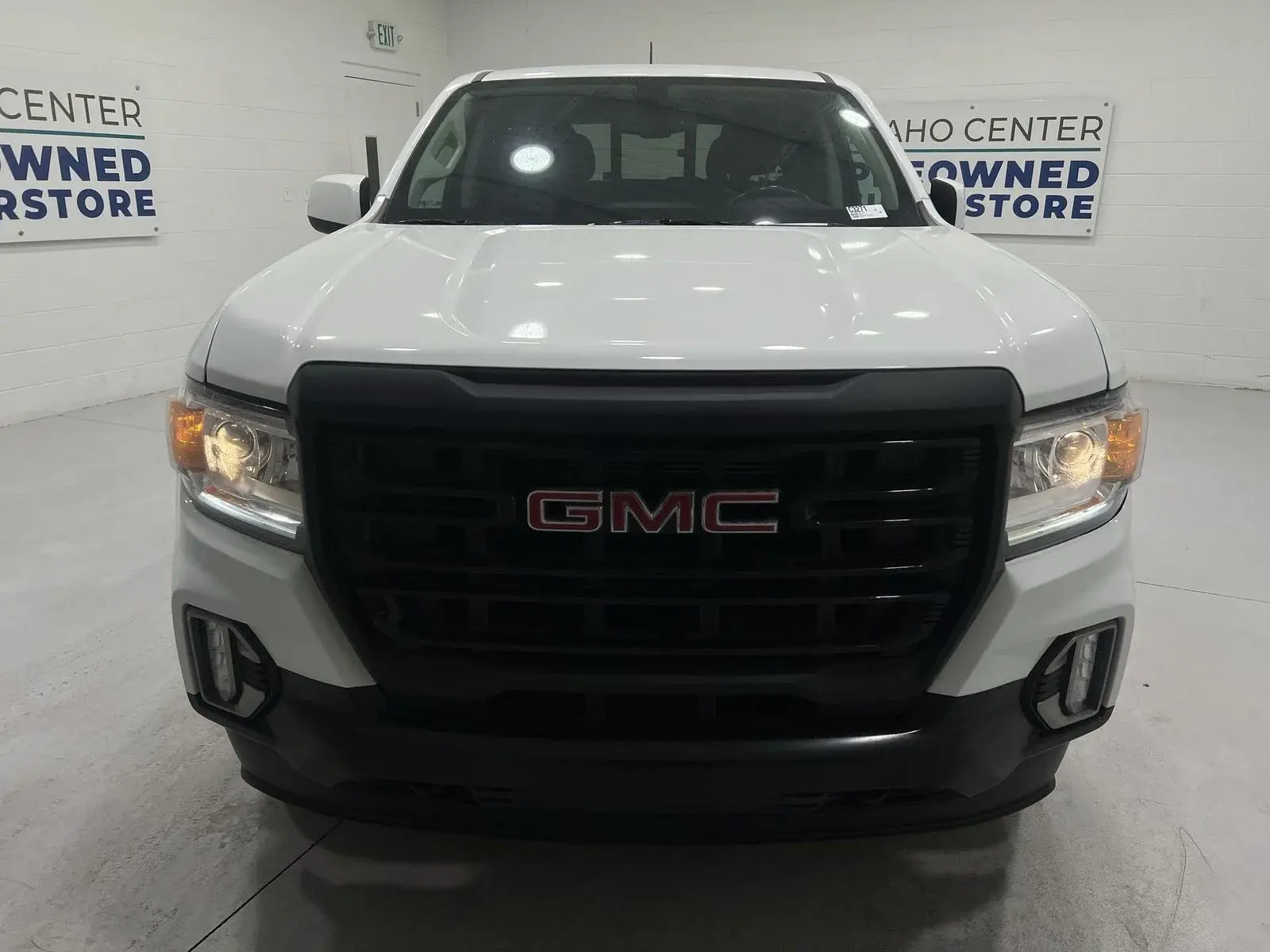 2022 GMC Canyon Elevation 4WD Crew Cab Short Box photo 3