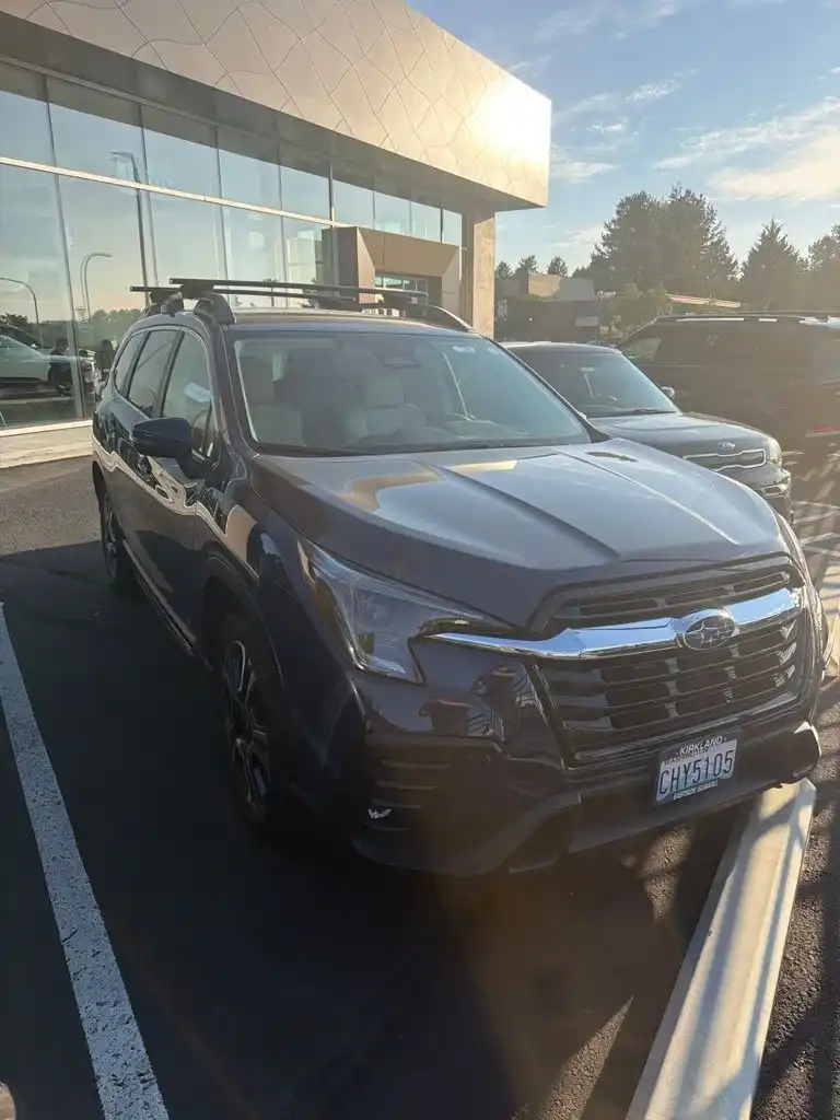 2023 Subaru Ascent Limited 7 Passenger's photo