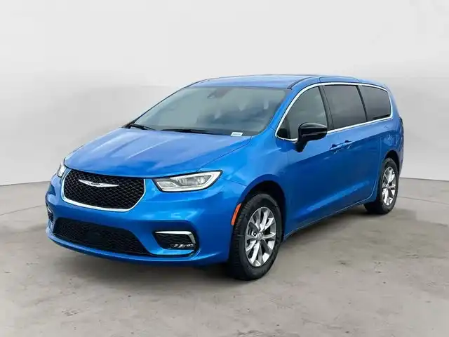 2026 Chrysler Pacifica Select AWD's photo