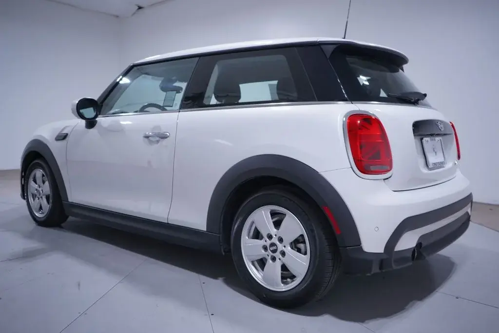 2024 MINI Hardtop Cooper photo 3
