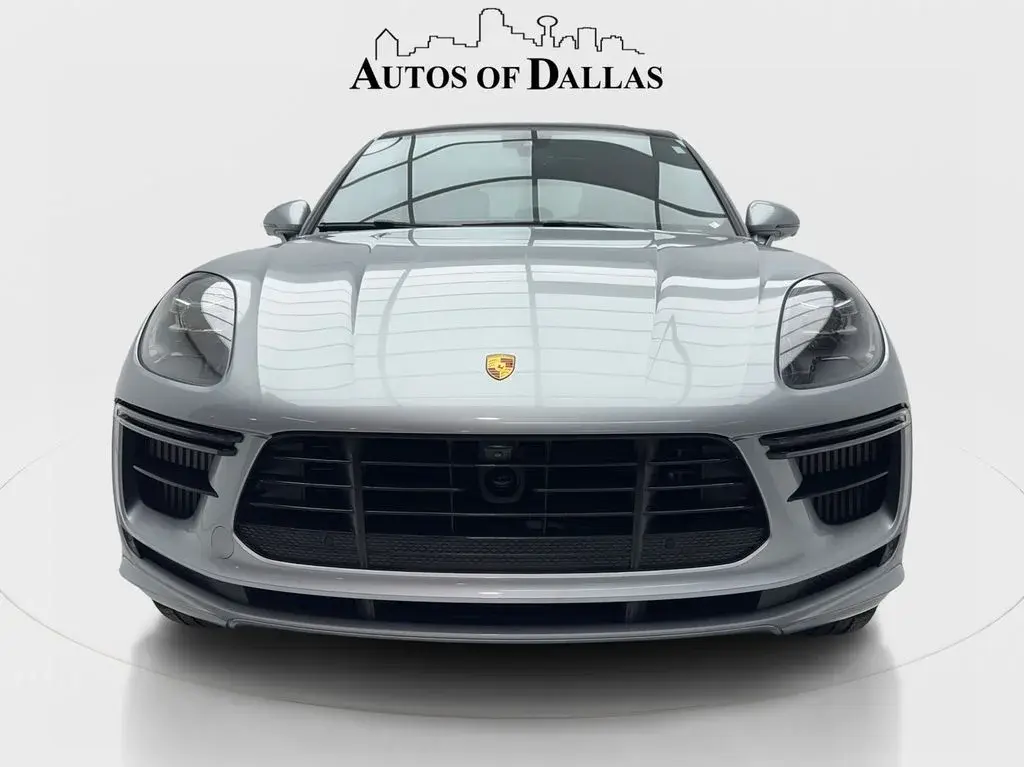 2021 Porsche Macan Turbo photo 4