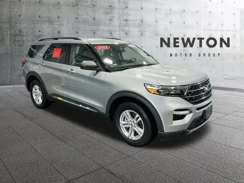 2021 Ford Explorer XLT 4WD's photo