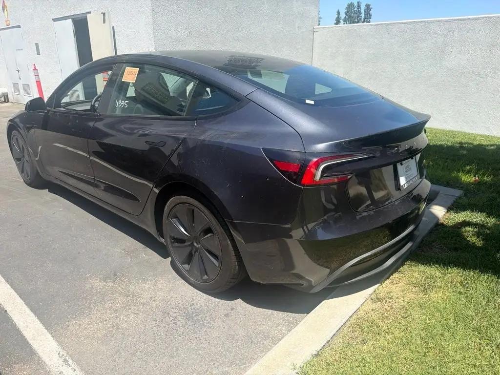 2024 Tesla Model 3 Long Range AWD photo 4