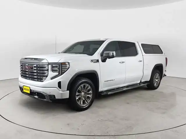 2023 GMC Sierra 4WD Crew Cab Standard Box Denali's photo