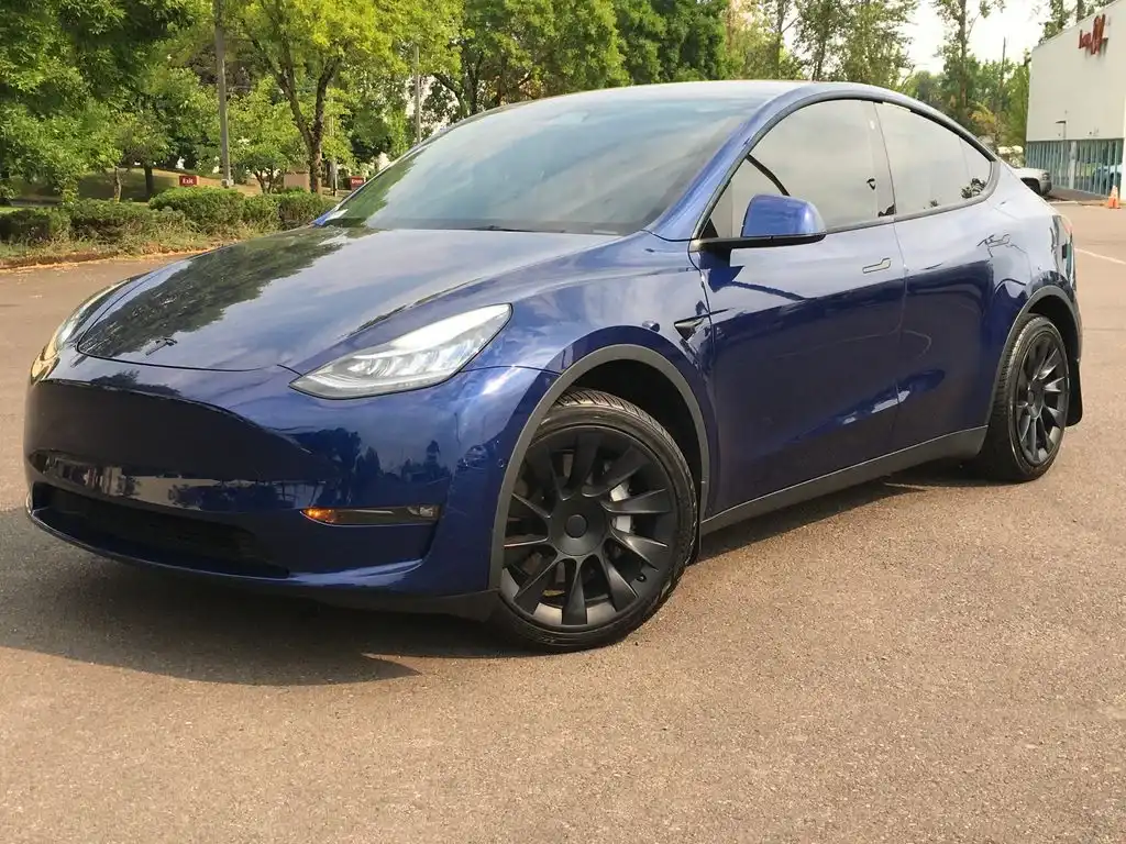 2022 Tesla Model Y Long Range Dual Motor All-Wheel Drive's photo