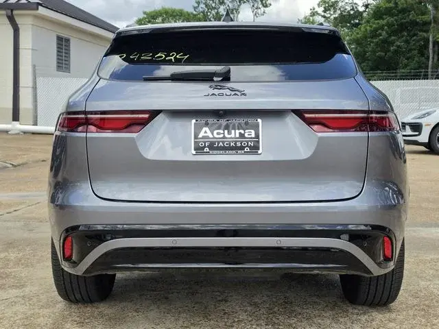 2025 Jaguar F-PACE P250 R-Dynamic S photo 5