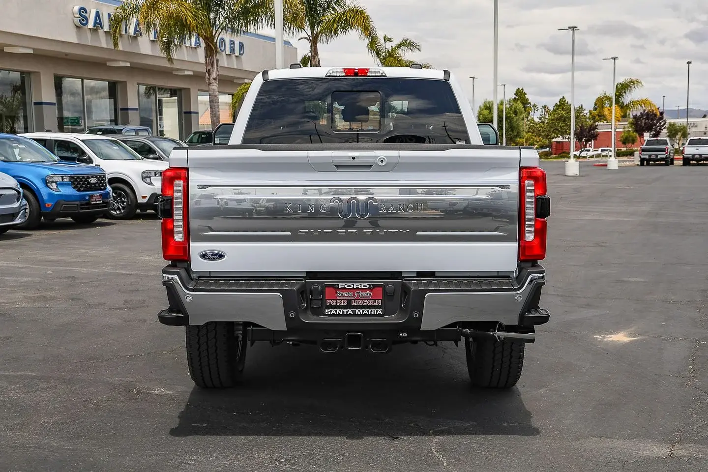 2026 Ford F-350 King Ranch 4WD Crew Cab SRW 6-3/4' Box photo 5