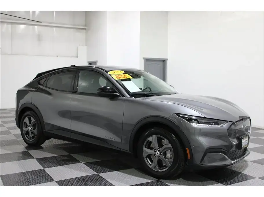 2023 Ford Mustang-Mach-e Select photo 1