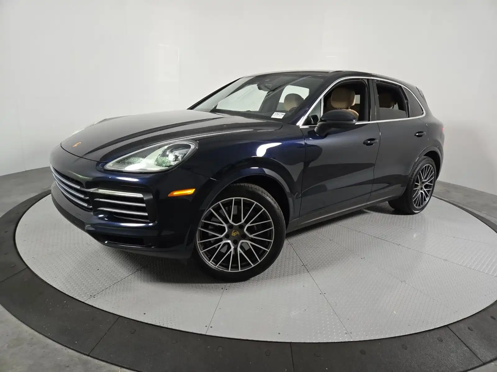 2021 Porsche Cayenne Base's photo