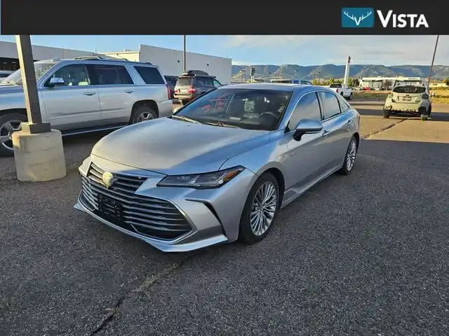 2019 Toyota Avalon Limited Hybrid's photo