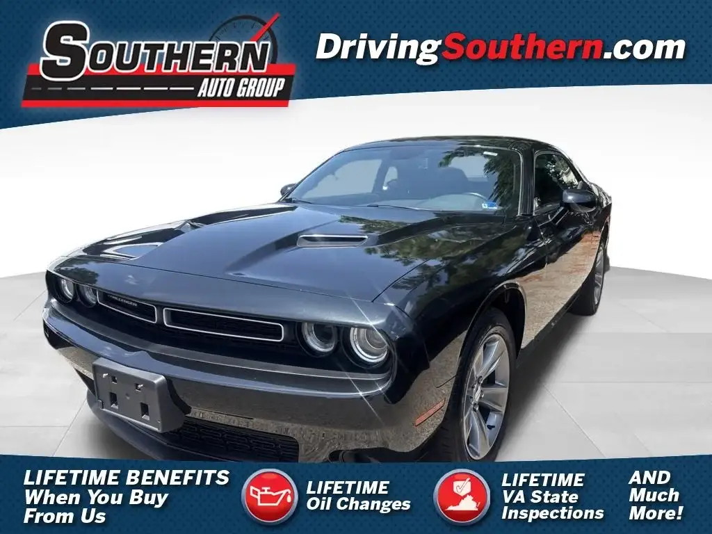 2021 Dodge Challenger SXT Auto photo 1