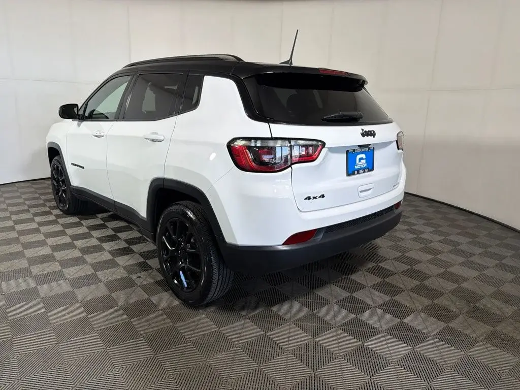 2022 Jeep Compass Altitude 4X4 photo 5