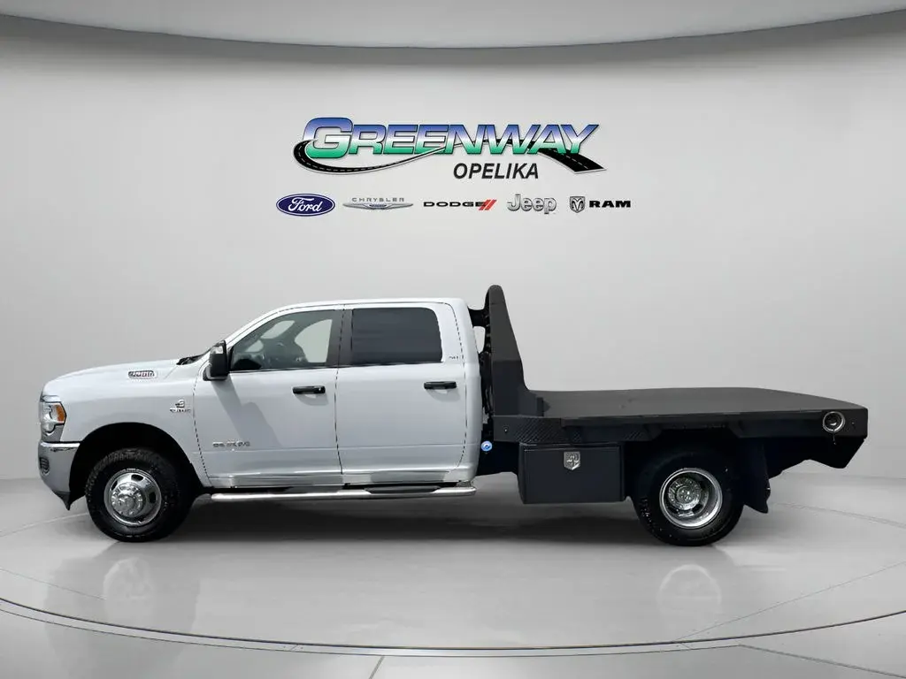 2024 RAM 3500 SLT 4X4 Crew Cab photo 4