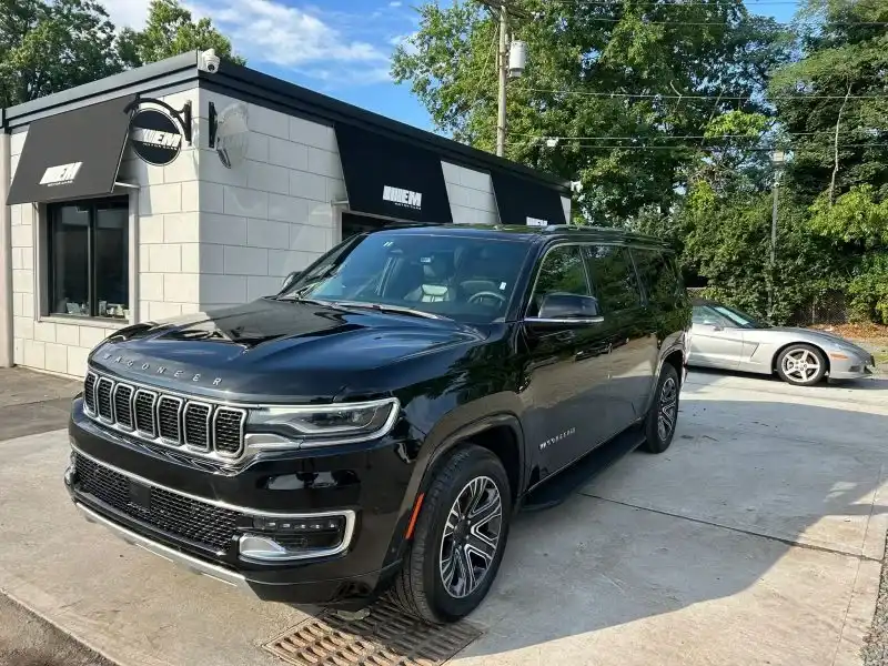 2024 Jeep Wagoneer L Series II 4WD's photo