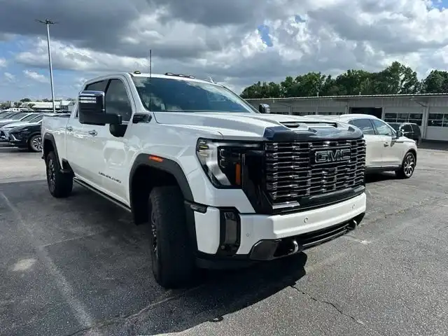 2025 GMC Sierra 4WD Crew Cab Standard Bx Denali Ultimate's photo