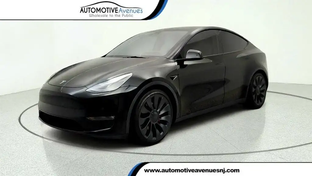 2022 Tesla Model Y Performance Dual Motor All-Wheel Drive's photo